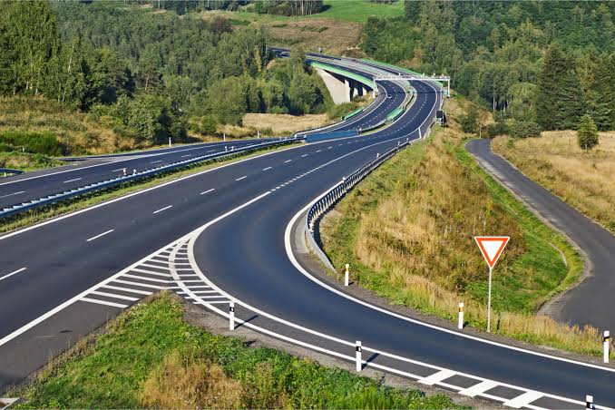 was müssen sie beim einfahren auf die autobahn beachten
